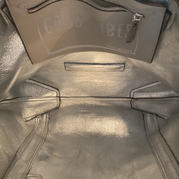 STEVE MADDEN TOTE W/MAKE UP BAG - Picture 3 of 3